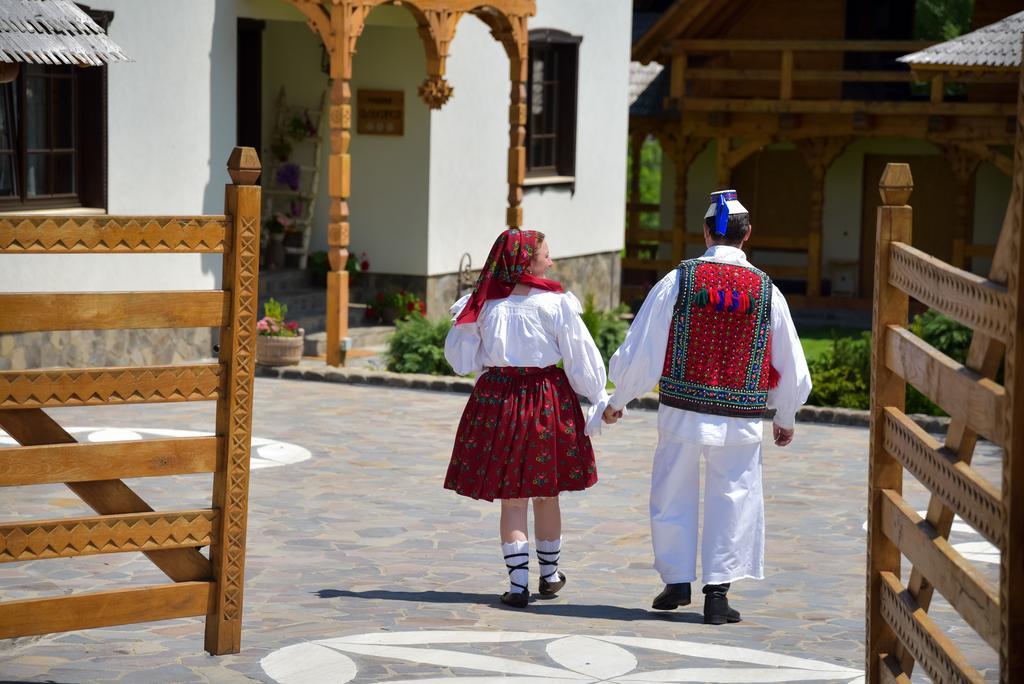 Готель Glodeanca Екстер'єр фото