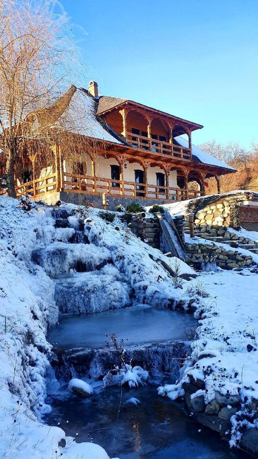 Готель Glodeanca Екстер'єр фото